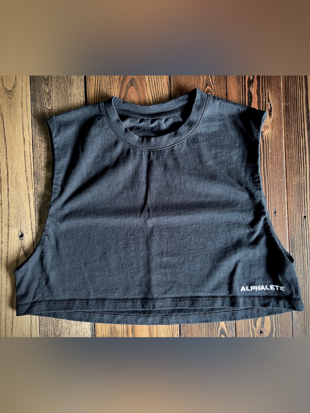 ALPHALETE • black cropped sleeveless muscle tank top workout Gymcore athleisure